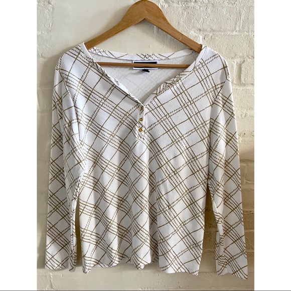 Karen Scott Tops - Karen Scott long sleeve plaid button up V neck top